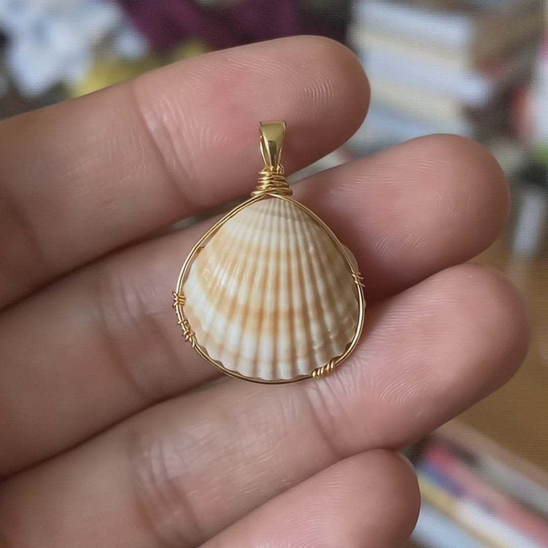 Shellvally Handmade Shell Pendant