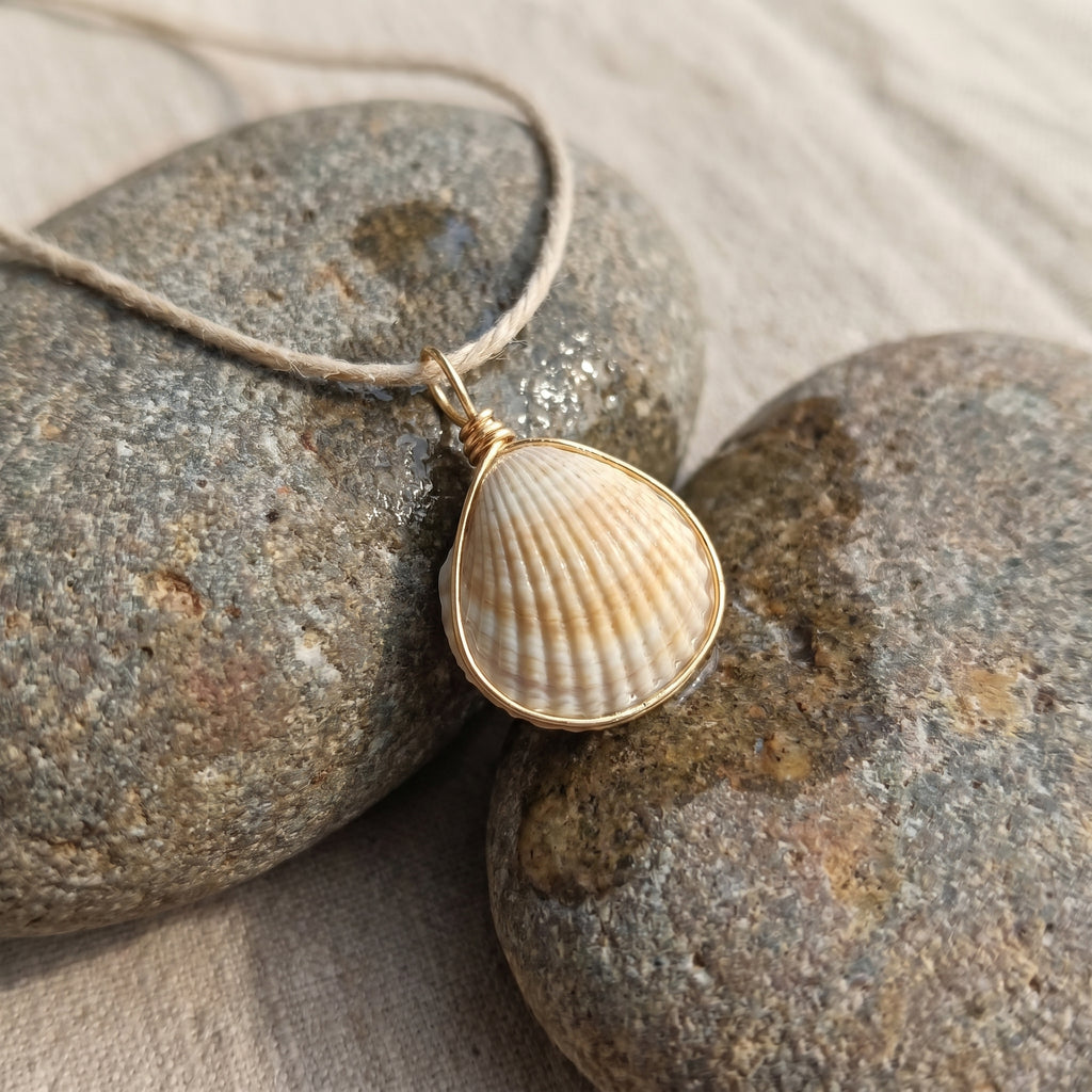 Shellvally Handmade Shell Pendant