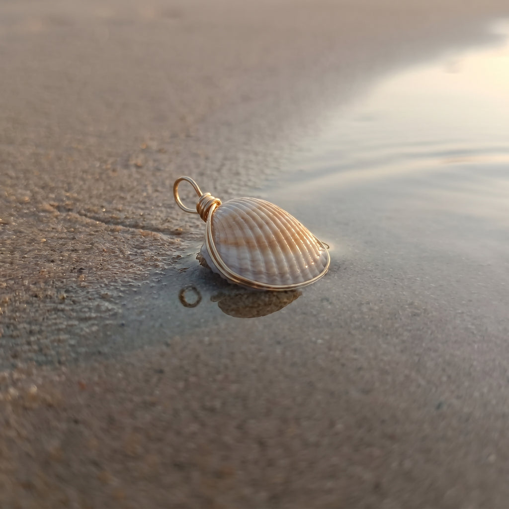 Shellvally Handmade Shell Pendant
